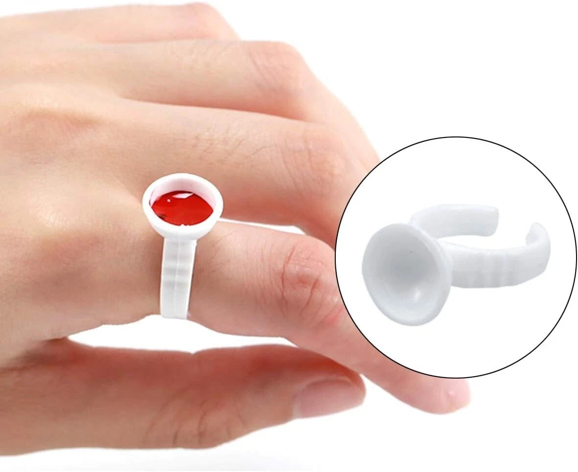 Disposable glue rings used as beauty tool for lashes