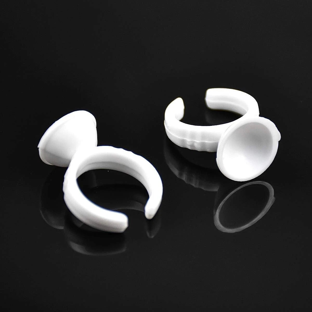 Lash glue holder rings used in salon application