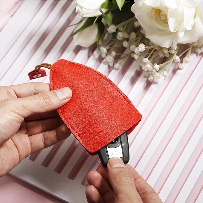 Close-up of leather texture on key holder pouch