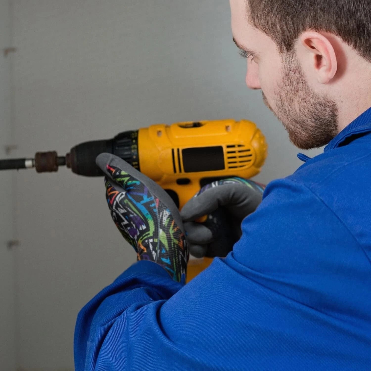 Mechanic gloves providing strong grip while handling tools