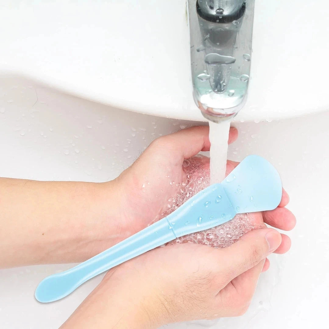 Skincare brush used for even mask application